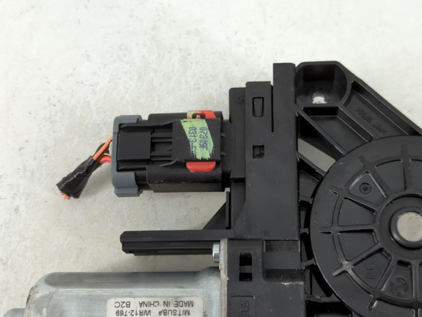2013 Dodge Journey Passenger Rear Right Power Window Motor - Oemusedautoparts1.com