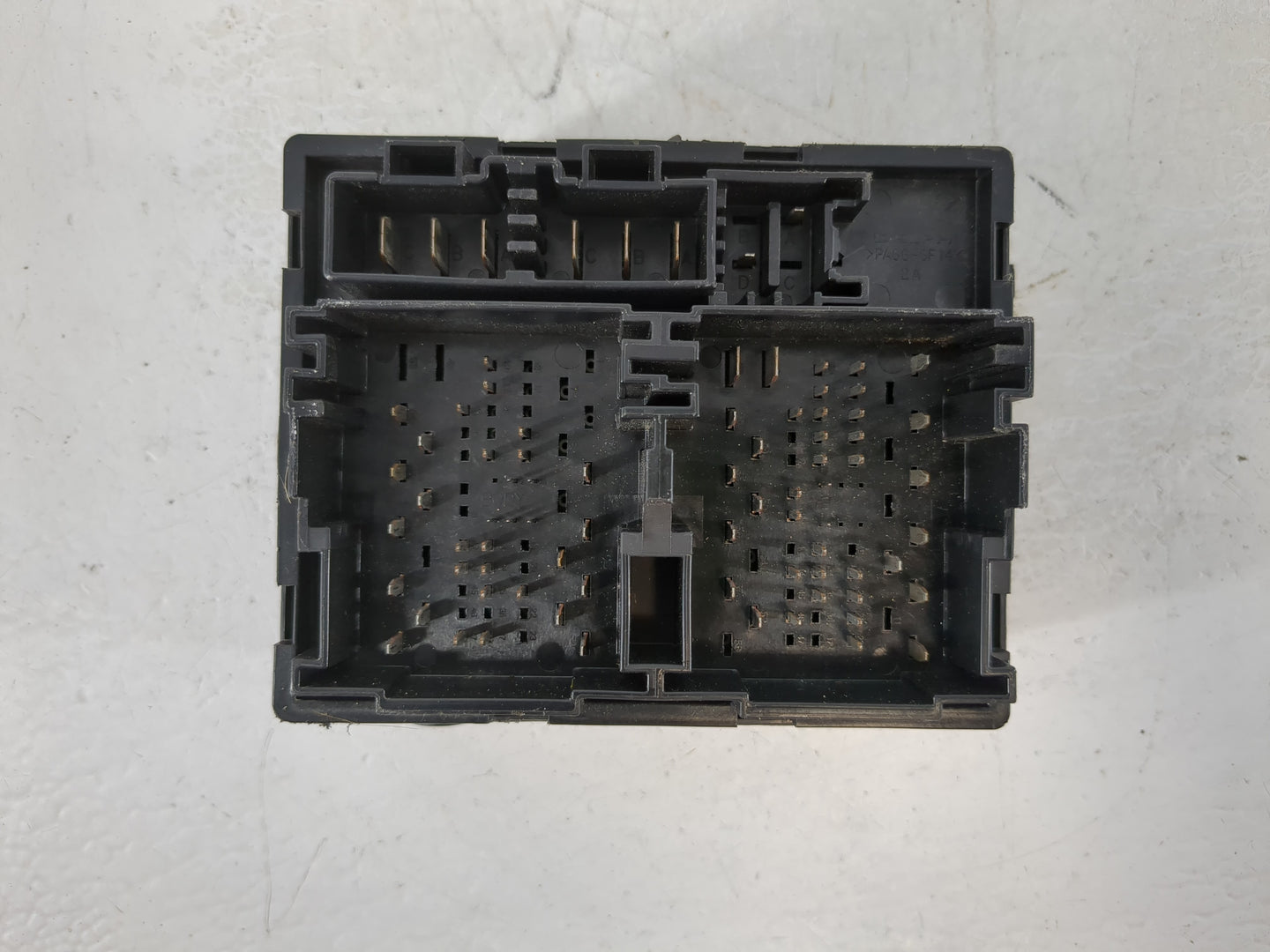 2012-2019 Dodge Journey Fusebox Fuse Box Relay Module Tipm P68068355ad - Oemusedautoparts1.com