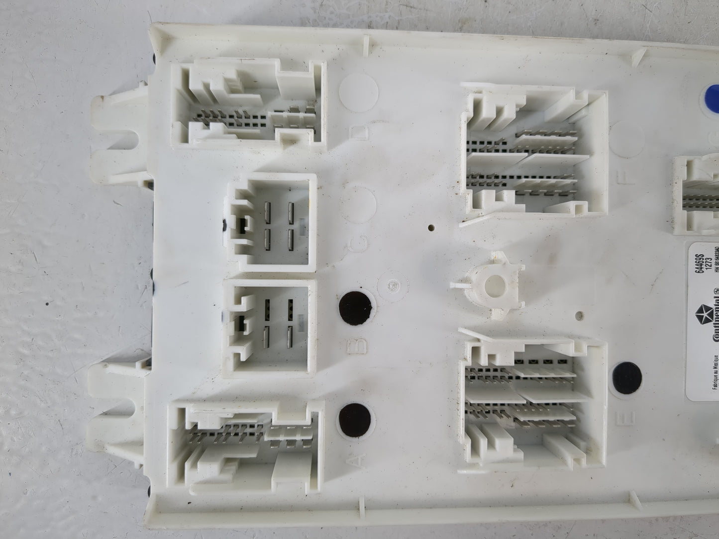2013 Dodge Journey Chassis Control Module Ccm Bcm Body Control 68164833ad - Oemusedautoparts1.com