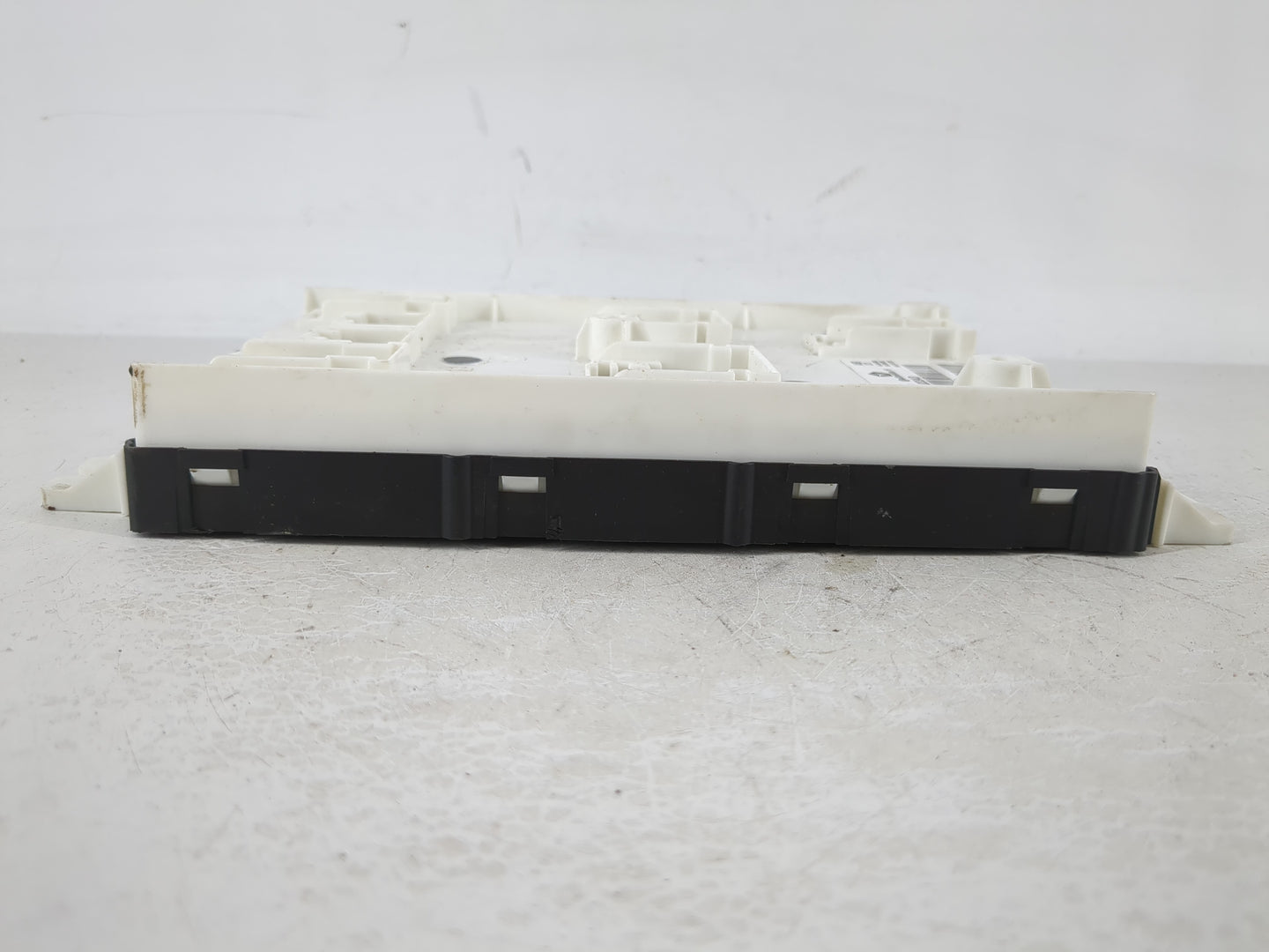 2013 Dodge Journey Chassis Control Module Ccm Bcm Body Control 68164833ad - Oemusedautoparts1.com