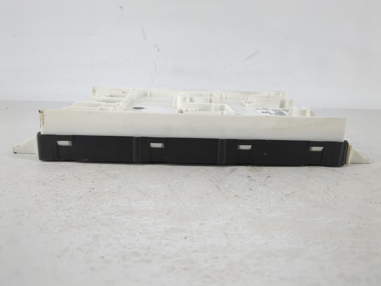 2013 Dodge Journey Chassis Control Module Ccm Bcm Body Control 68164833ad - Oemusedautoparts1.com