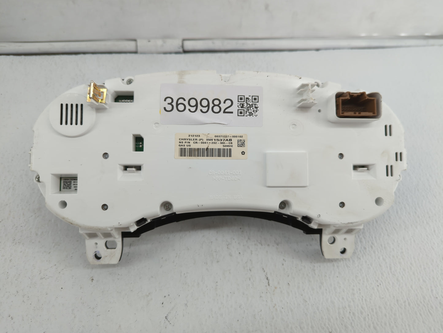 2013 Dodge Journey Instrument Cluster Speedometer Gauges P/N:05091537AB 05091538AD, 05091537AD, 05091537AC Fits OEM Used Aut