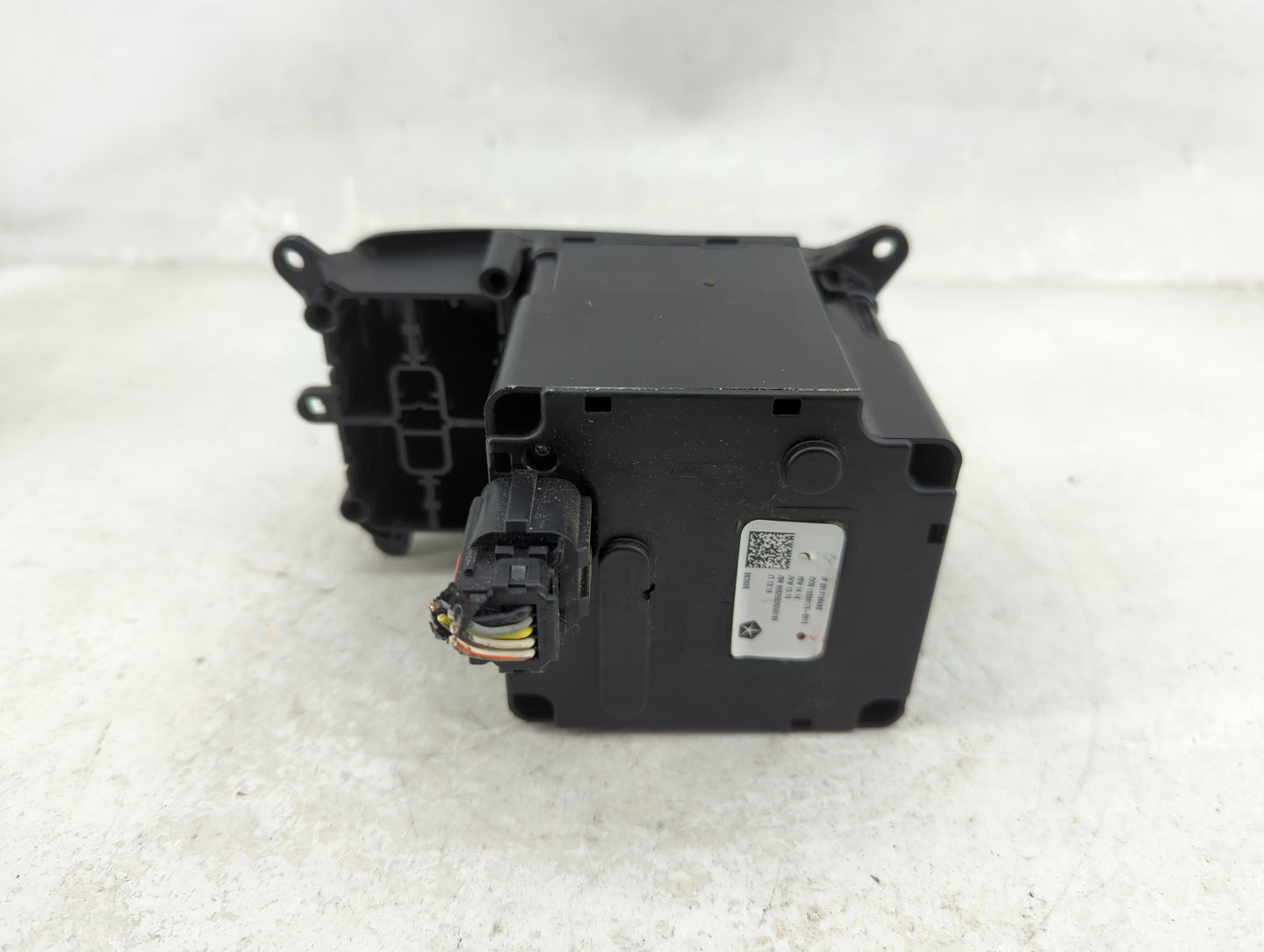 2013 Dodge Ram Floor Console Assembly Shifter - Oemusedautoparts1.com