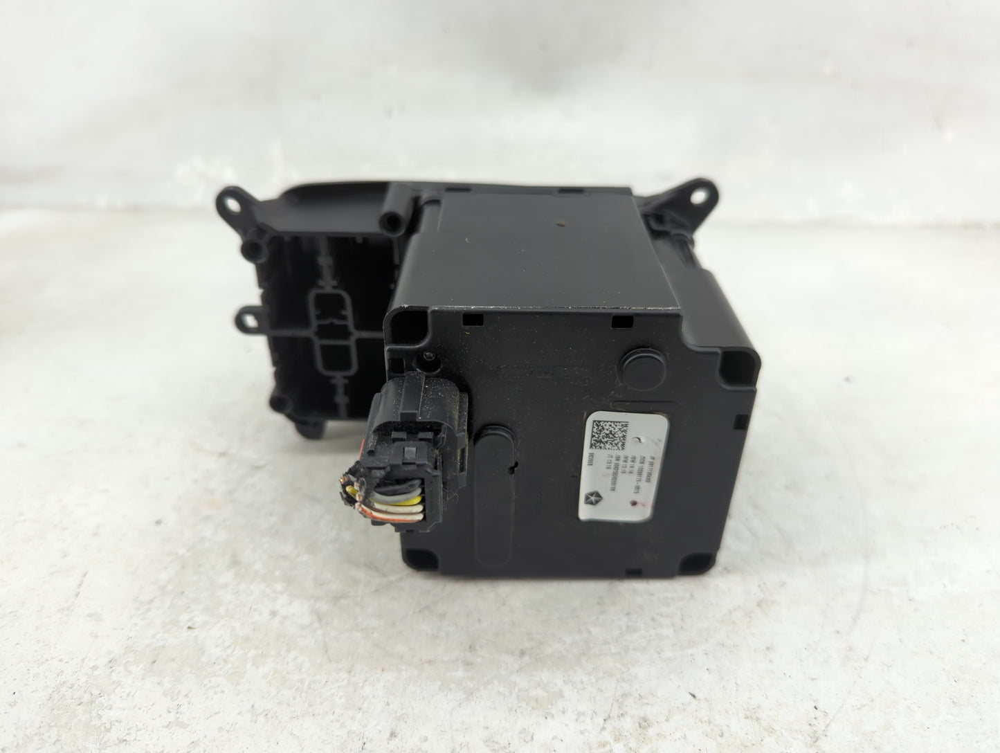 2013 Dodge Ram Floor Console Assembly Shifter - Oemusedautoparts1.com