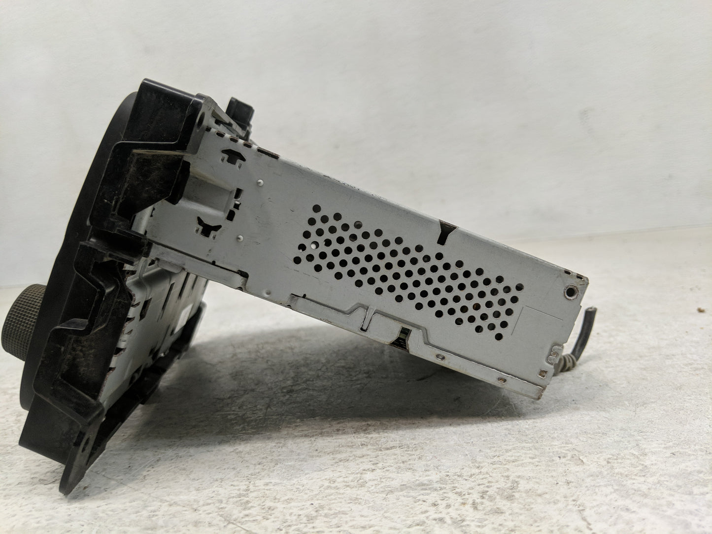 2013 Dodge Ram 1500 Radio AM FM Cd Player Receiver Replacement P/N:P68137114AE Fits OEM Used Auto Parts - Oemusedautoparts1.