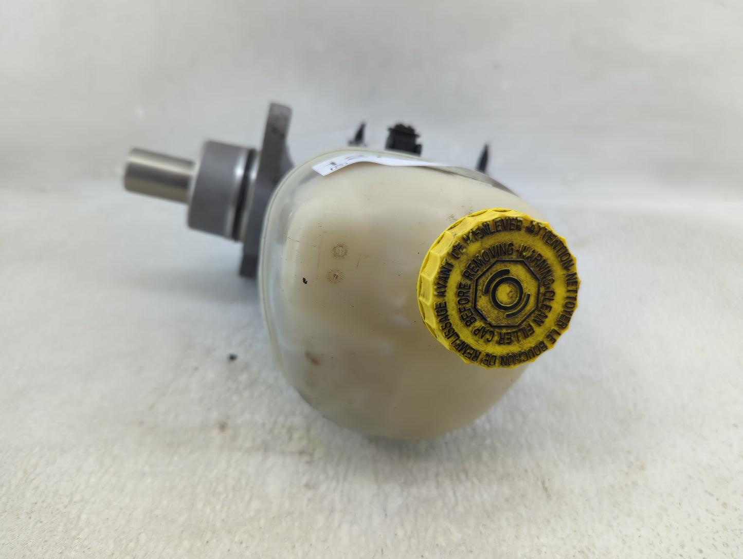 2007-2008 Dodge Ram 1500 Brake Master Cylinder 1278048 - Oemusedautoparts1.com
