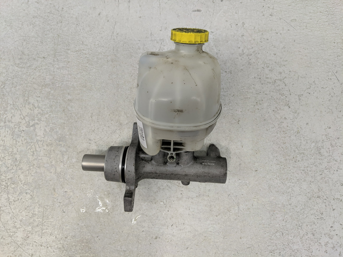 2007-2008 Dodge Ram 1500 Brake Master Cylinder - Oemusedautoparts1.com