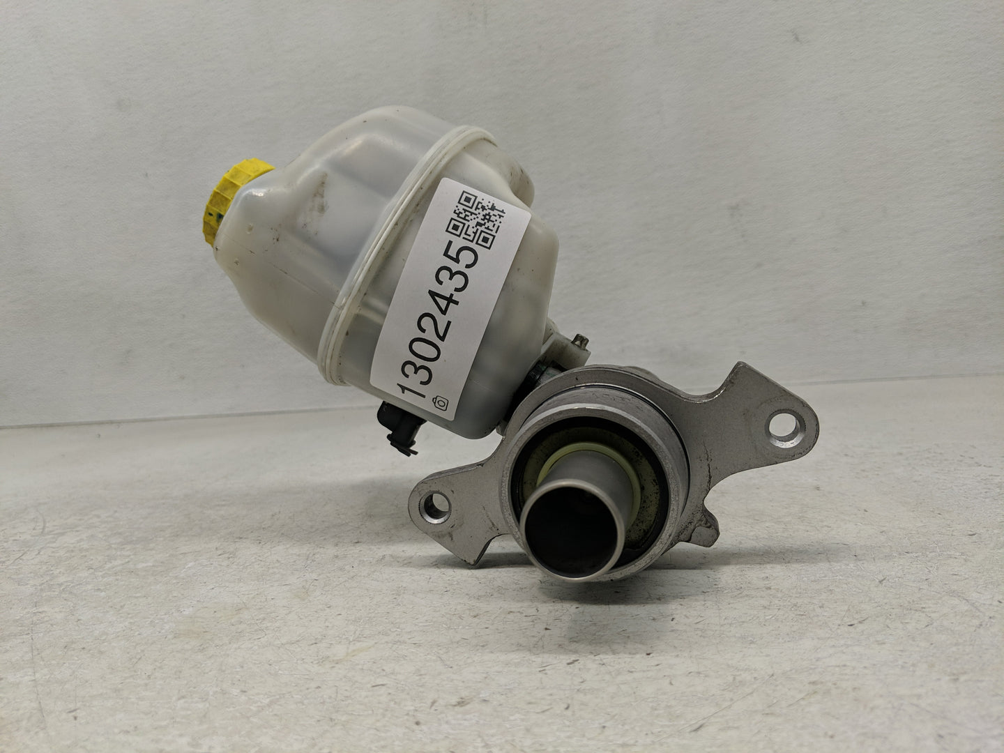 2007-2008 Dodge Ram 1500 Brake Master Cylinder - Oemusedautoparts1.com