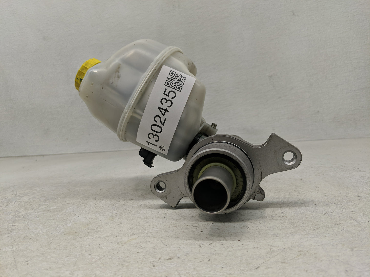2007-2008 Dodge Ram 1500 Brake Master Cylinder - Oemusedautoparts1.com