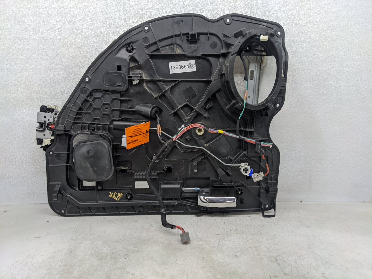 2013 Dodge Ram 1500 Front Right Passenger Interior Door Panel Trim - Oemusedautoparts1.com