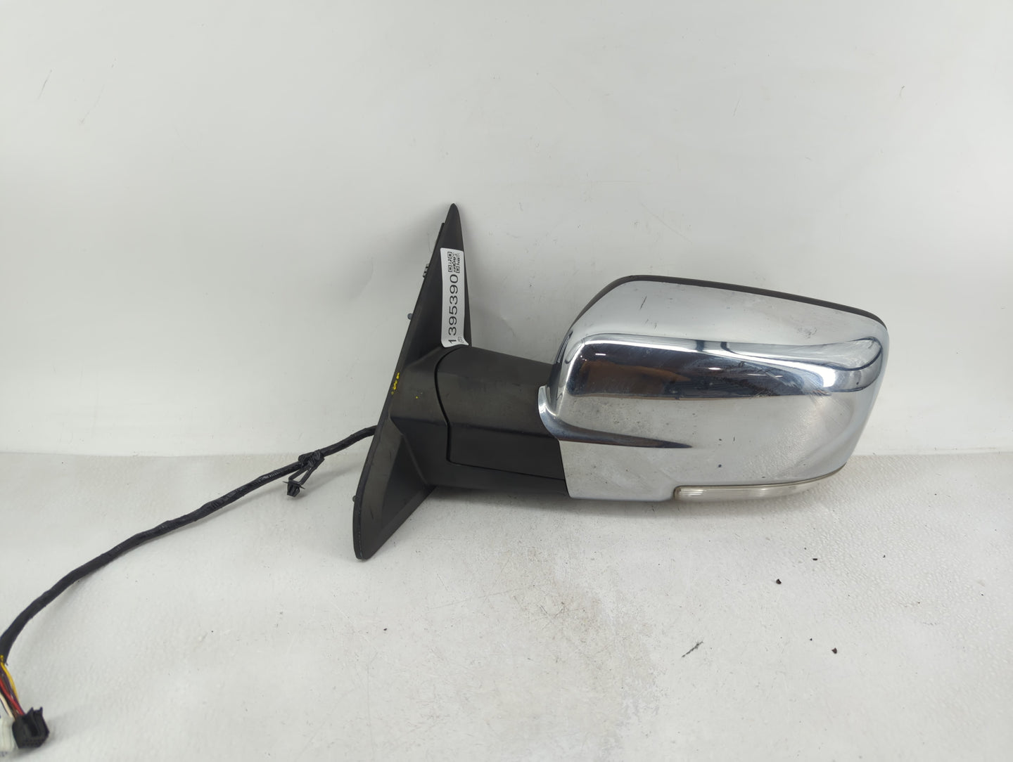 2013 Dodge Ram 1500 Driver Side View Mirror - Left Door Mirror OEM Used - Oemusedautoparts1.com