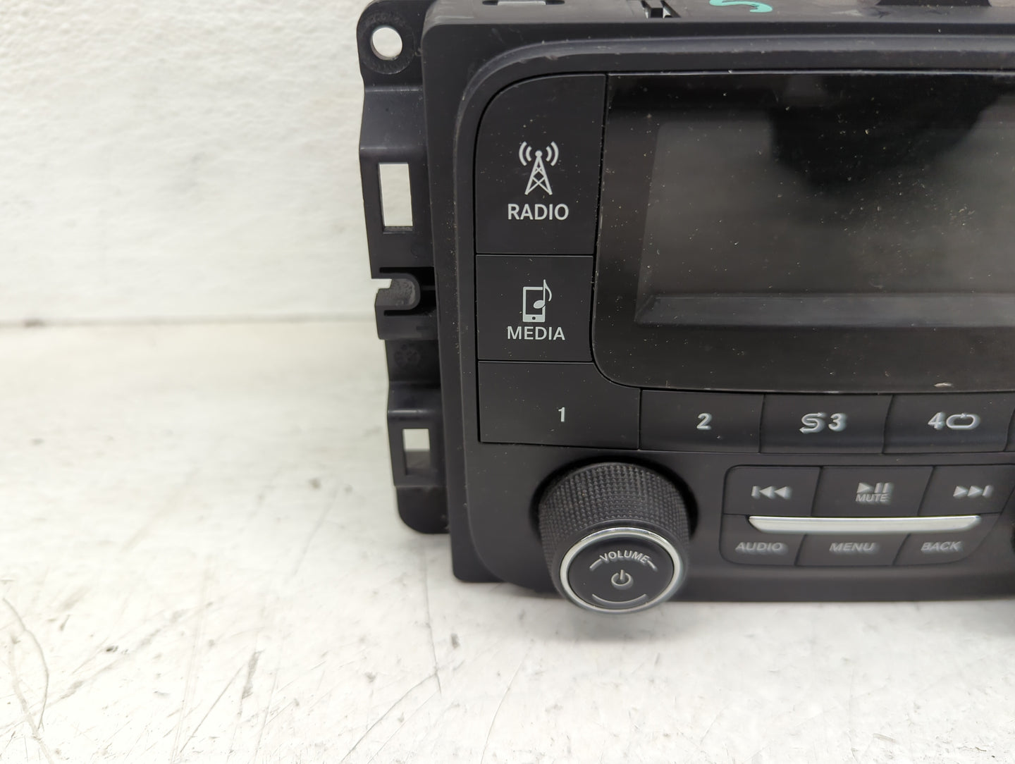 2013 Dodge Ram 1500 Radio AM FM Cd Player Receiver Replacement P/N:P68137113AE Fits OEM Used Auto Parts - Oemusedautoparts1.