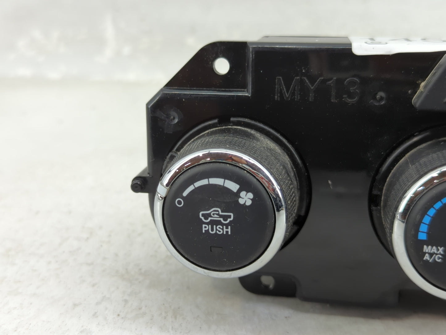 2013 Dodge Ram 1500 Climate Control Module Temperature AC/Heater Replacement P/N:P68105021AF Fits OEM Used Auto Parts - Oemu