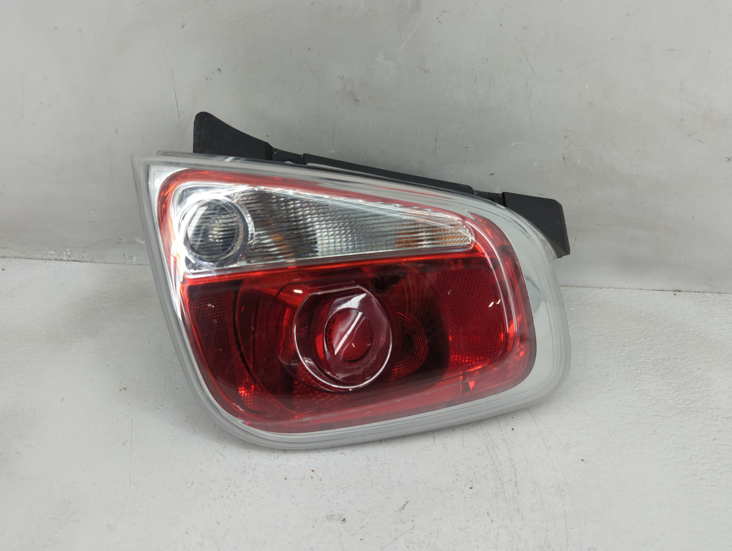 2012-2017 Fiat 500 Tail Light Assembly Passenger Right OEM P/N:05182418AF Fits Fits 2012 2013 2014 2015 2016 2017 OEM Used A