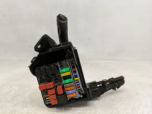 2012-2017 Fiat 500 Fusebox Fuse Box Panel Relay Module Fits Fits 2012 2013 2014 2015 2016 2017 OEM Used Auto Parts - Oemused