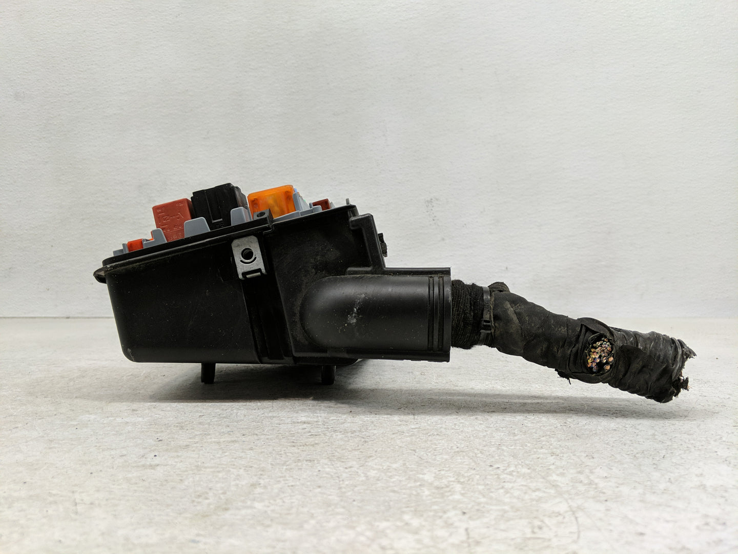 2012-2017 Fiat 500 Fusebox Fuse Box Panel Relay Module Fits Fits 2012 2013 2014 2015 2016 2017 OEM Used Auto Parts - Oemused