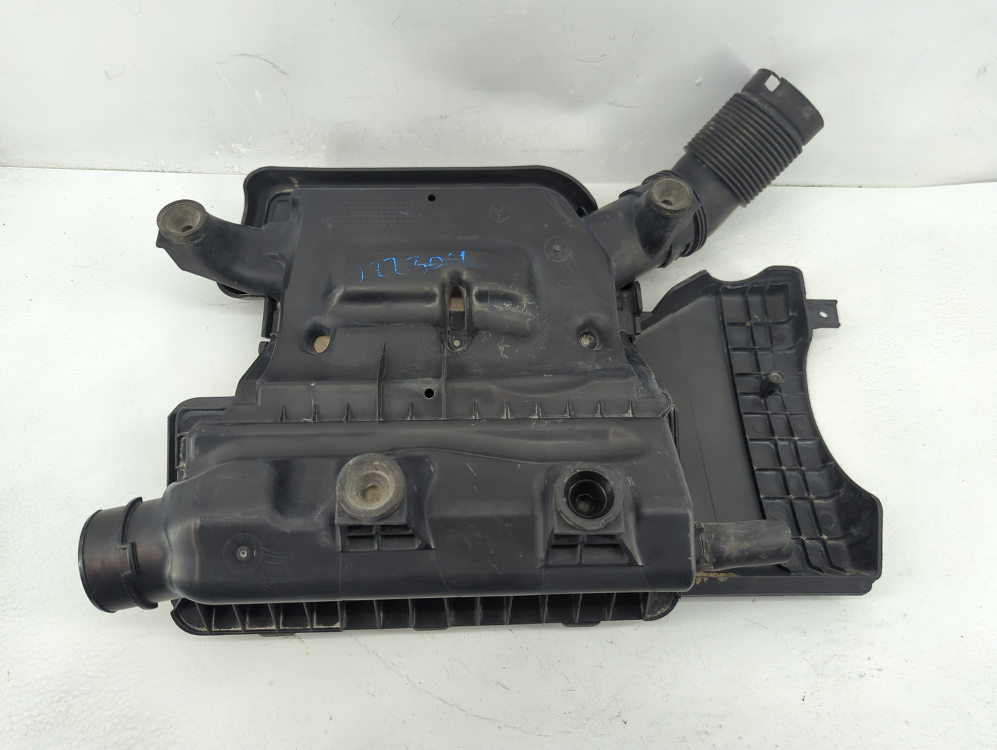 2013-2014 Fiat 500 Air Cleaner Intake-duct Hose Tube - Oemusedautoparts1.com