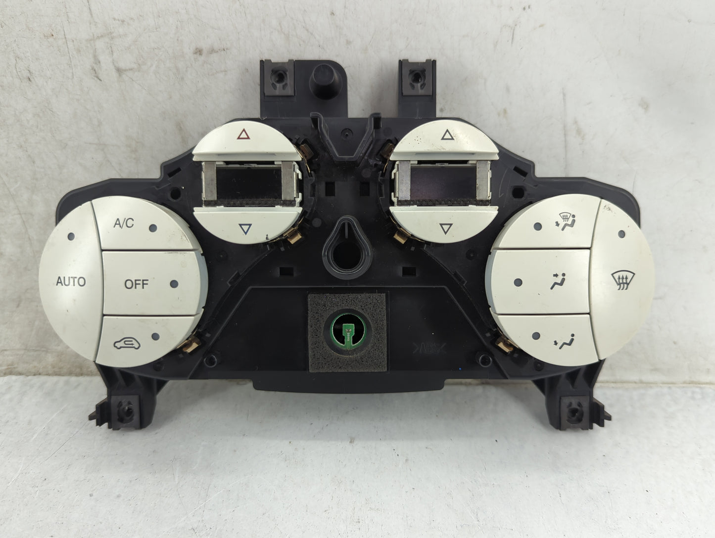 2013-2017 Fiat 500 Climate Control Module Temperature AC/Heater Replacement P/N:P1VH54LW9AF 05400540 Fits OEM Used Auto Part