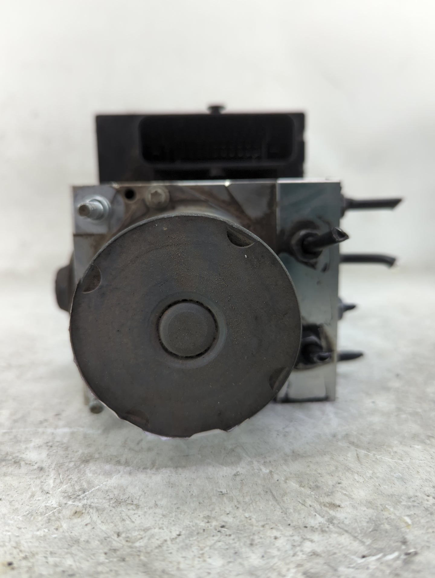 2012-2017 Fiat 500 ABS Pump Control Module Replacement P/N:P68073251AF Fits Fits 2012 2013 2014 2015 2016 2017 OEM Used Auto
