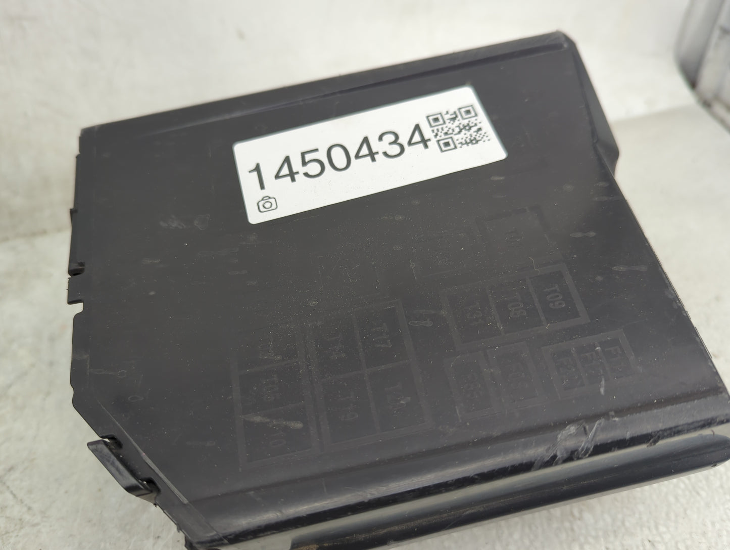 2012-2017 Fiat 500 Fusebox Fuse Box Panel Relay Module Fits Fits 2012 2013 2014 2015 2016 2017 OEM Used Auto Parts - Oemused