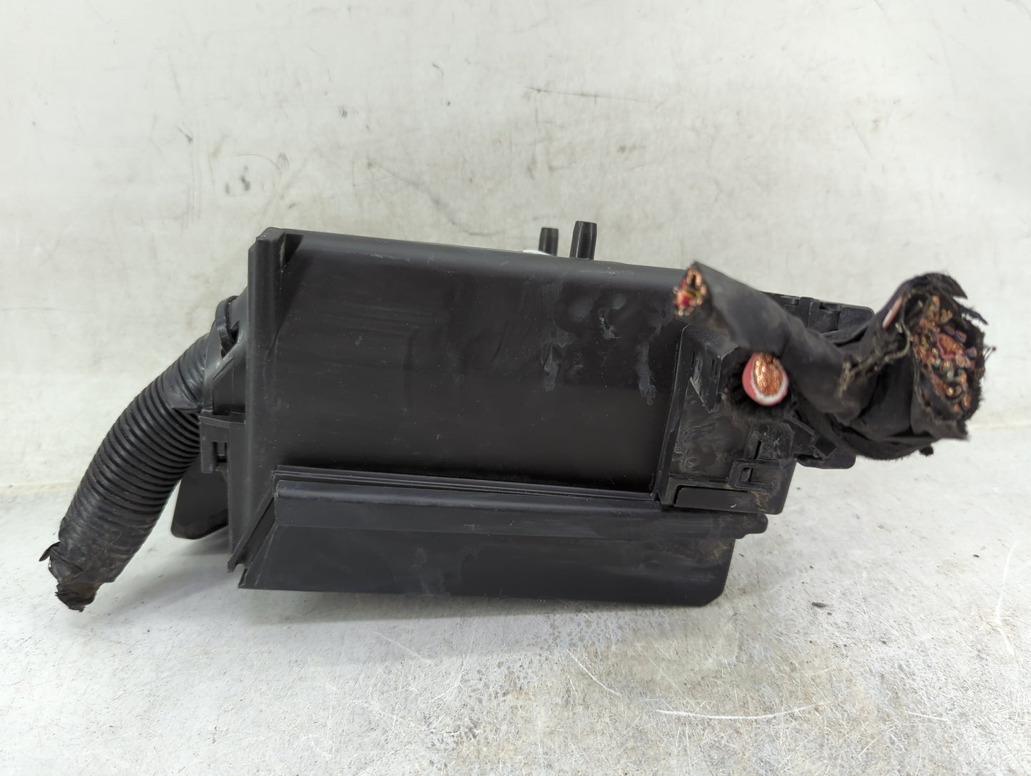 2013 Fiat 500 Fusebox Fuse Box Panel Relay Module Fits OEM Used Auto Parts - Oemusedautoparts1.com