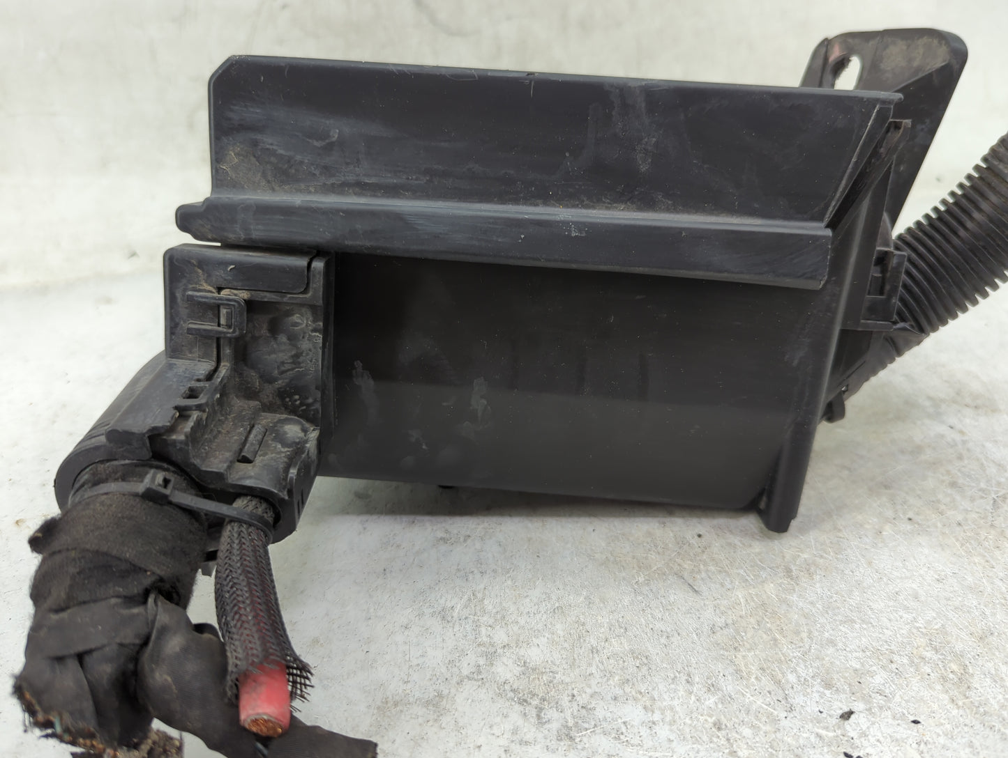 2013 Fiat 500 Fusebox Fuse Box Panel Relay Module Fits OEM Used Auto Parts - Oemusedautoparts1.com