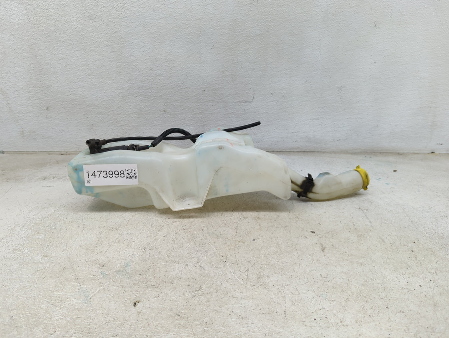 2012-2017 Fiat 500 Windshield Washer Fluid Reservoir Bottle Oem 1473998 - Oemusedautoparts1.com