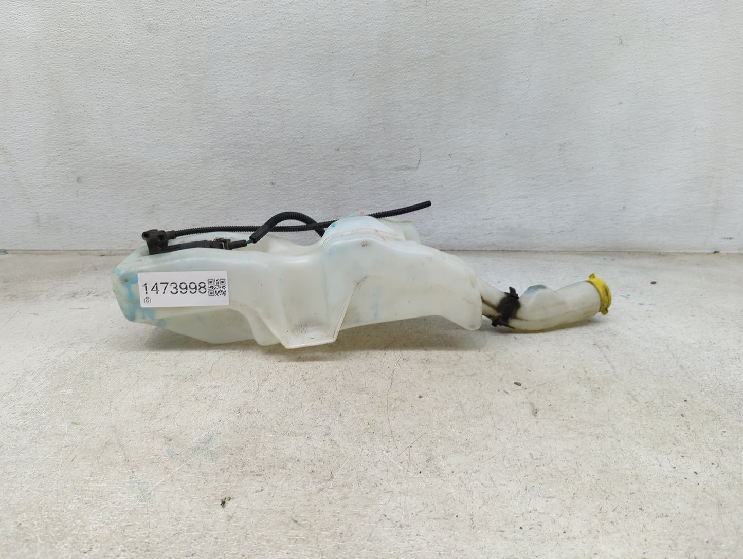 2012-2017 Fiat 500 Windshield Washer Fluid Reservoir Bottle Oem 1473998 - Oemusedautoparts1.com