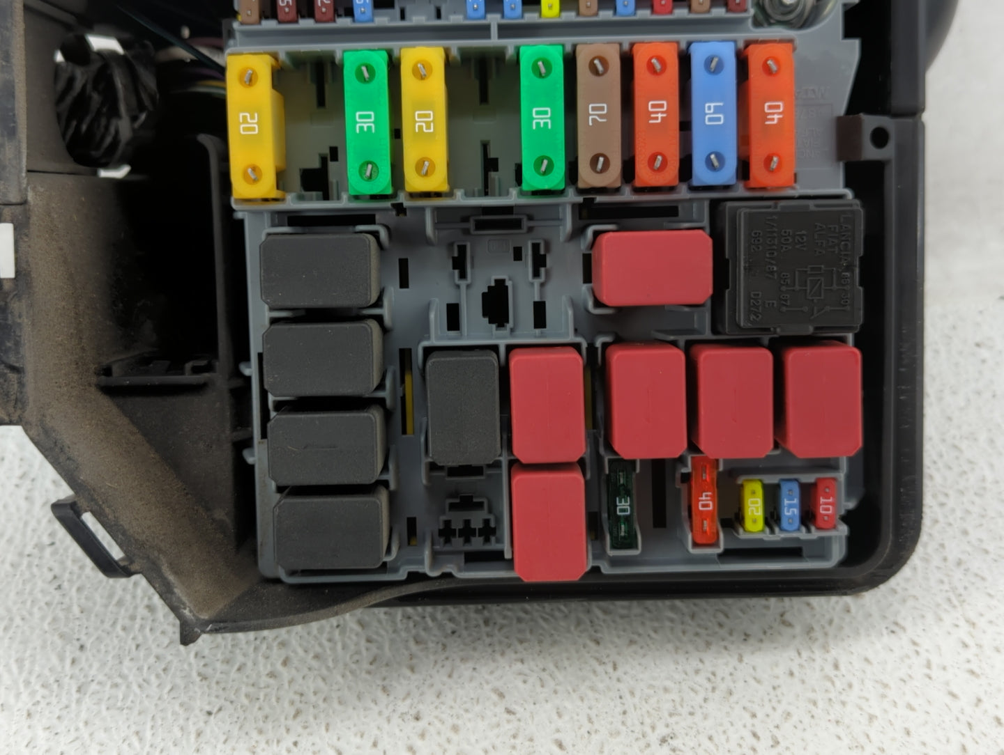 2012-2017 Fiat 500 Fusebox Fuse Box Panel Relay Module P/N:A878 53100999 Fits Fits 2012 2013 2014 2015 2016 2017 OEM Used Au