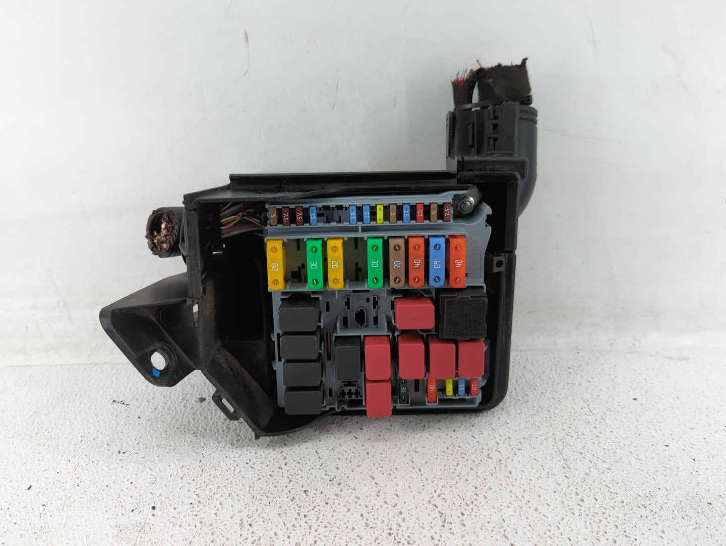 2012-2017 Fiat 500 Fusebox Fuse Box Panel Relay Module P/N:53100999 Fits Fits 2012 2013 2014 2015 2016 2017 OEM Used Auto Pa