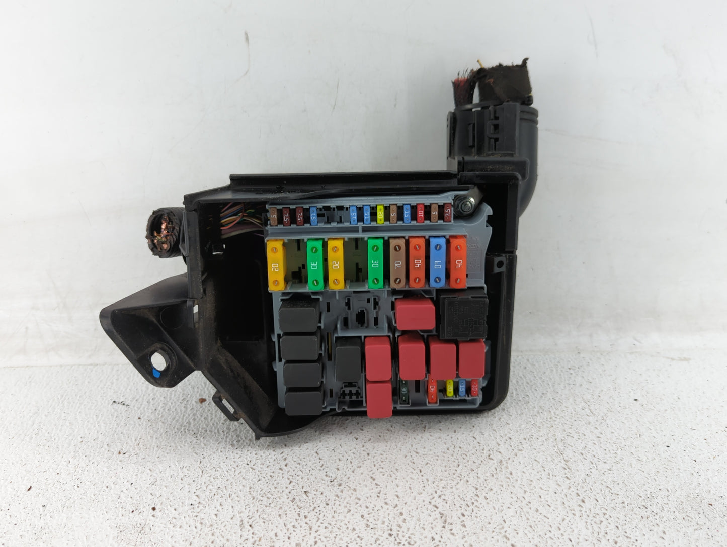2012-2017 Fiat 500 Fusebox Fuse Box Panel Relay Module P/N:53100999 Fits Fits 2012 2013 2014 2015 2016 2017 OEM Used Auto Pa