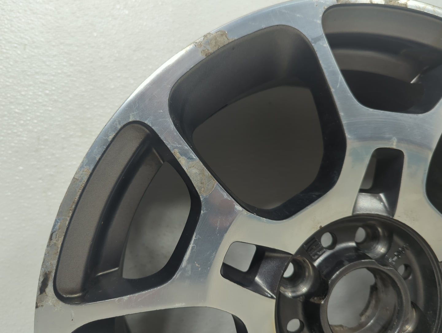 2013 Fiat 500 Oem Wheel Rim 5024316 - Oemusedautoparts1.com