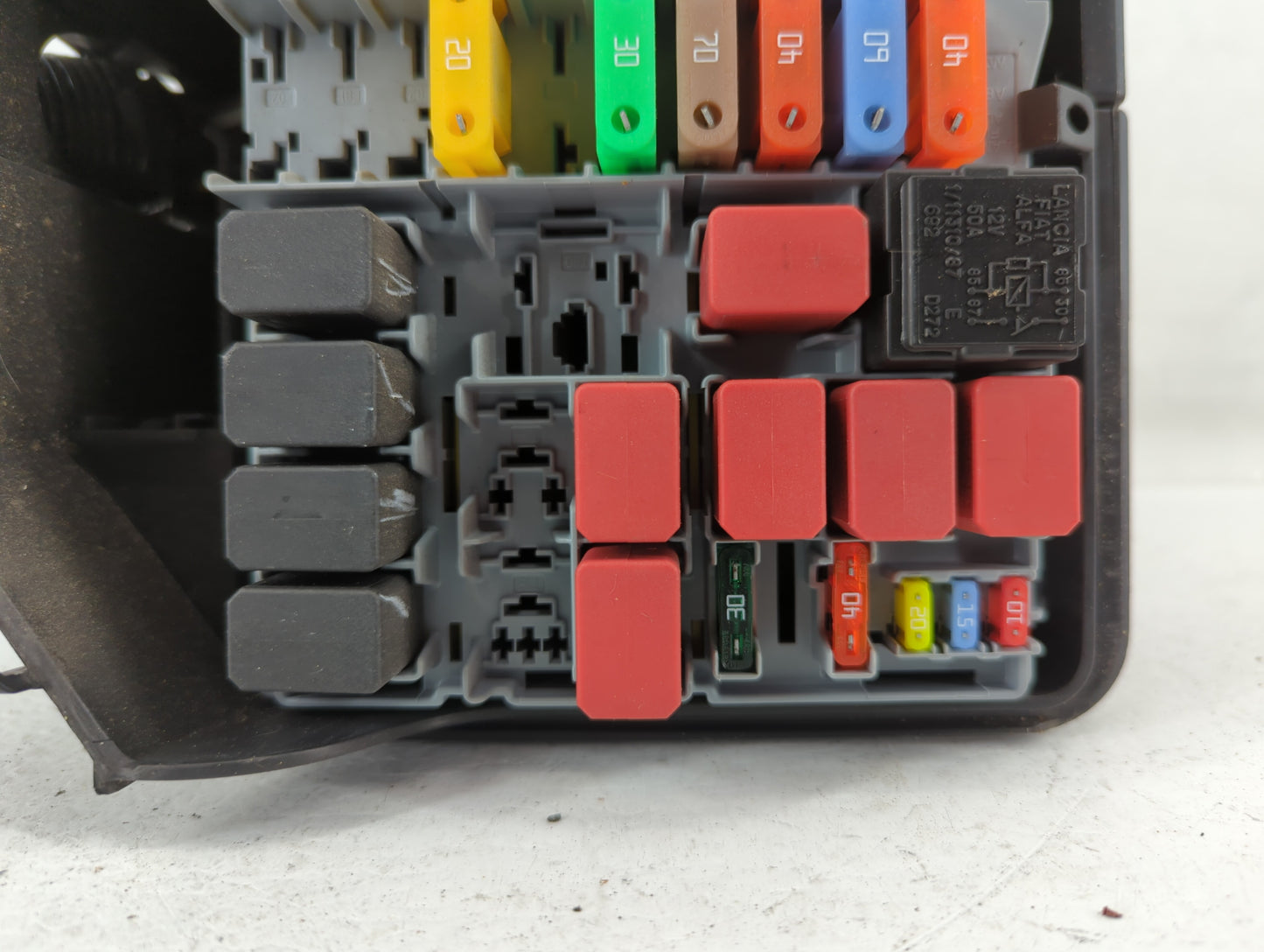 2012-2017 Fiat 500 Fusebox Fuse Box Panel Relay Module P/N:53100999 Fits Fits 2012 2013 2014 2015 2016 2017 OEM Used Auto Pa