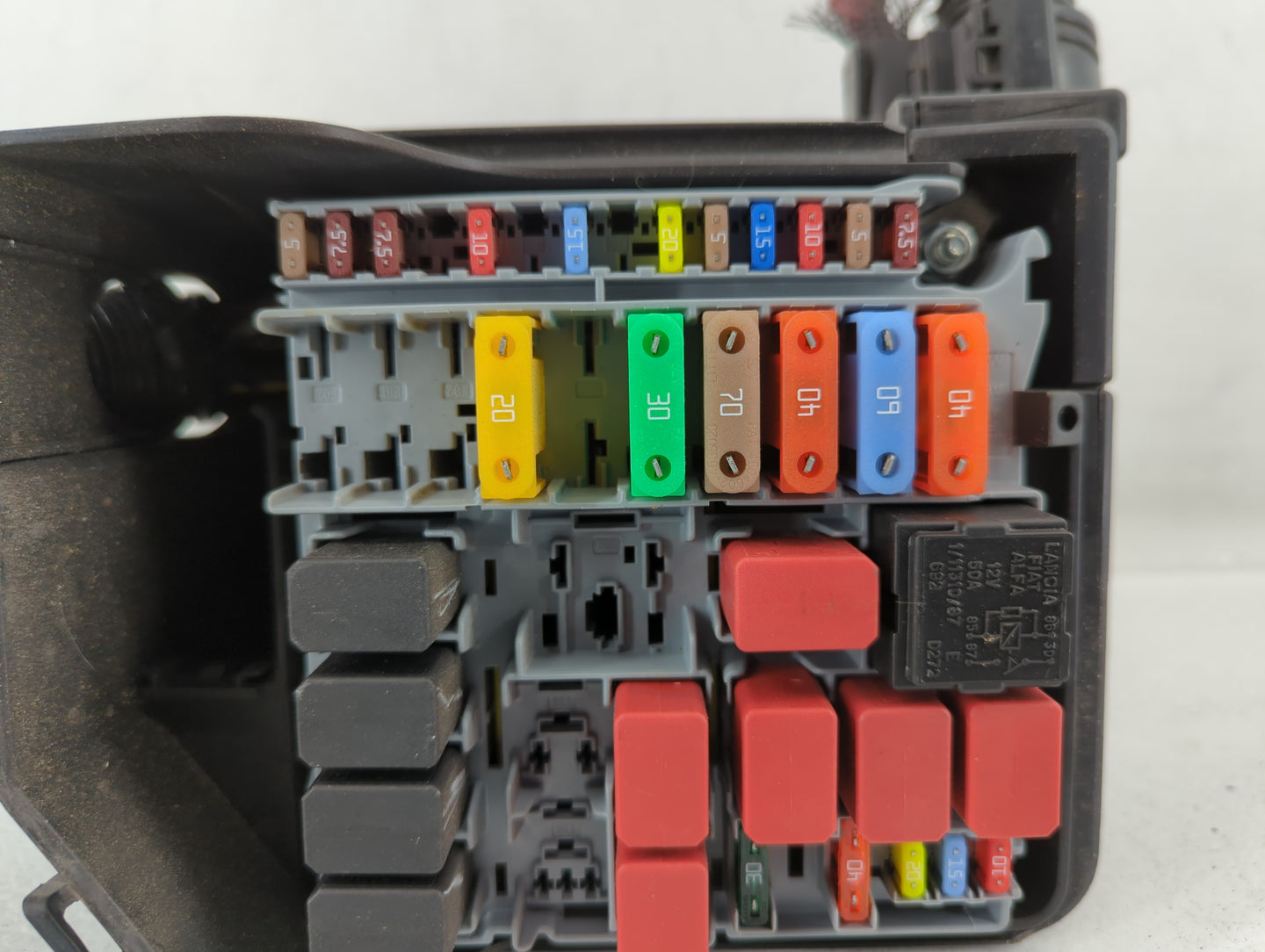 2012-2017 Fiat 500 Fusebox Fuse Box Panel Relay Module P/N:53100999 Fits Fits 2012 2013 2014 2015 2016 2017 OEM Used Auto Pa