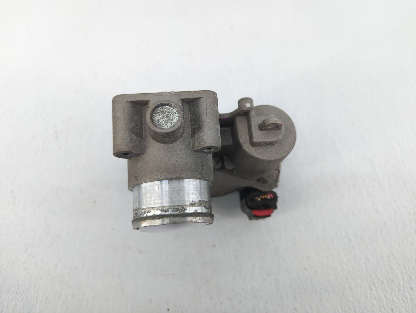 2013-2017 Fiat 500 Throttle Body P/N:04892945AA Fits Fits 2013 2014 2015 2016 2017 OEM Used Auto Parts - Oemusedautoparts1.c