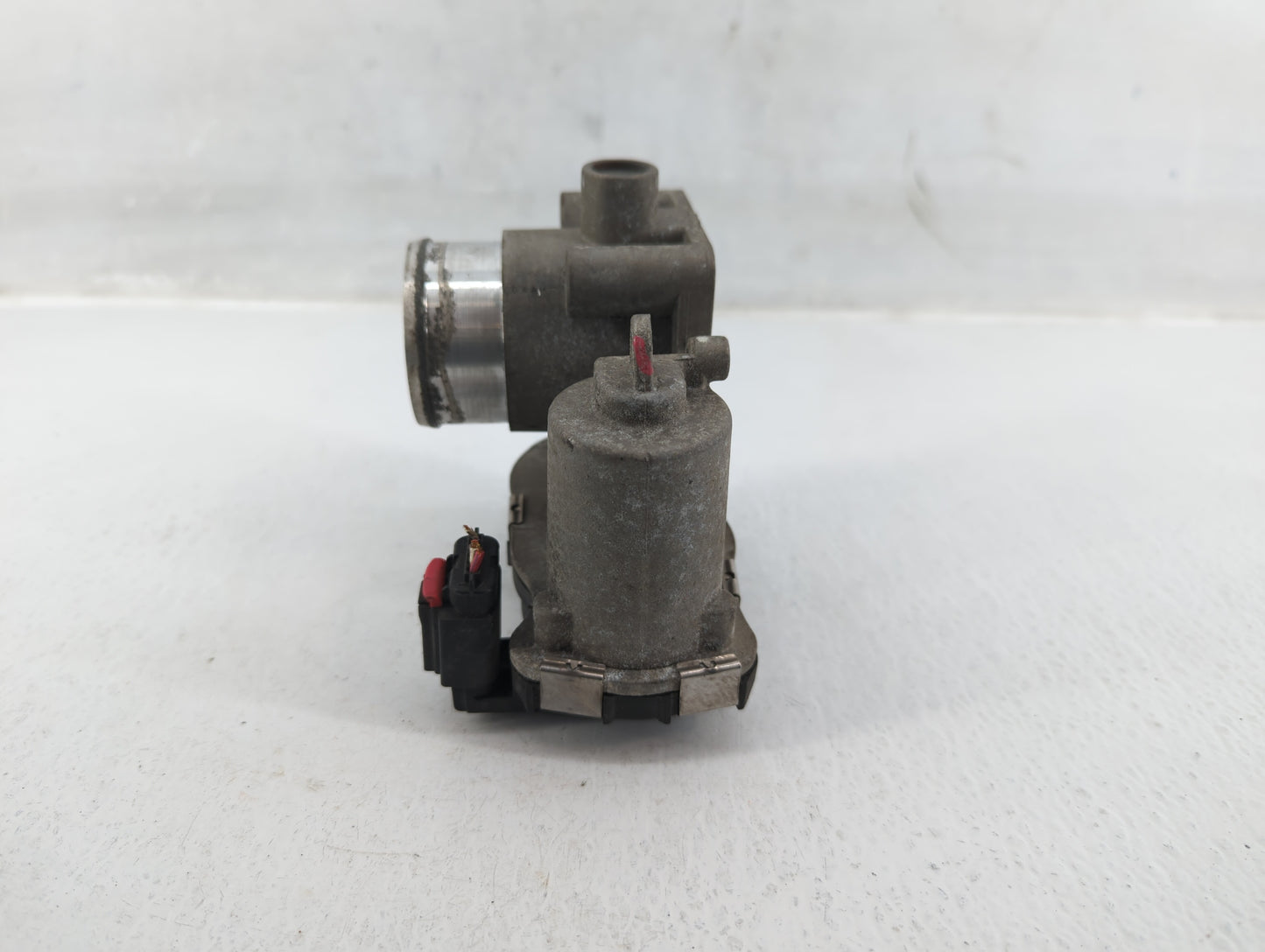 2013-2017 Fiat 500 Throttle Body P/N:04892945AA Fits Fits 2013 2014 2015 2016 2017 OEM Used Auto Parts - Oemusedautoparts1.c