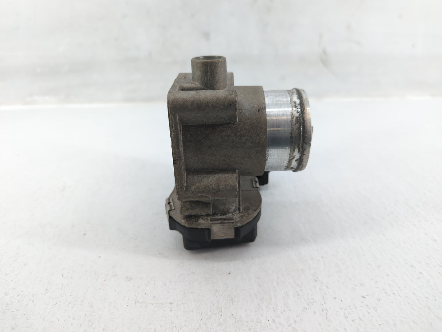 2013-2017 Fiat 500 Throttle Body P/N:04892945AA Fits Fits 2013 2014 2015 2016 2017 OEM Used Auto Parts - Oemusedautoparts1.c
