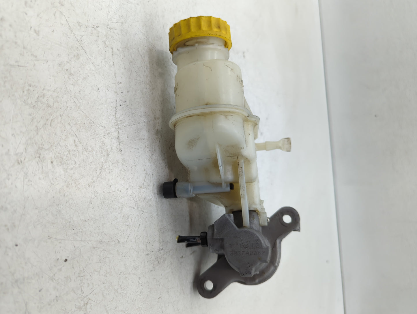 2012-2017 Fiat 500 Brake Master Cylinder - Oemusedautoparts1.com