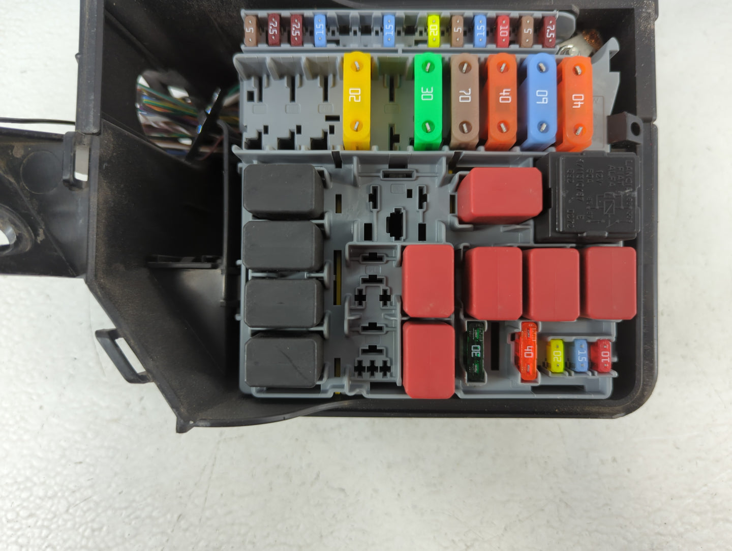 2012-2017 Fiat 500 Fusebox Fuse Box Panel Relay Module P/N:53100999 Fits Fits 2012 2013 2014 2015 2016 2017 OEM Used Auto Pa