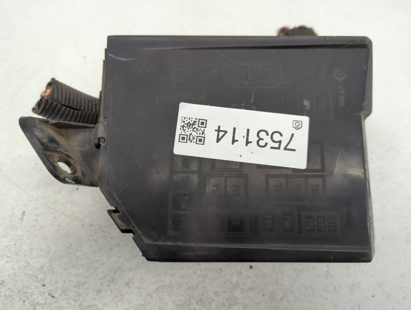 2012-2017 Fiat 500 Fusebox Fuse Box Panel Relay Module P/N:53100999 Fits Fits 2012 2013 2014 2015 2016 2017 OEM Used Auto Pa