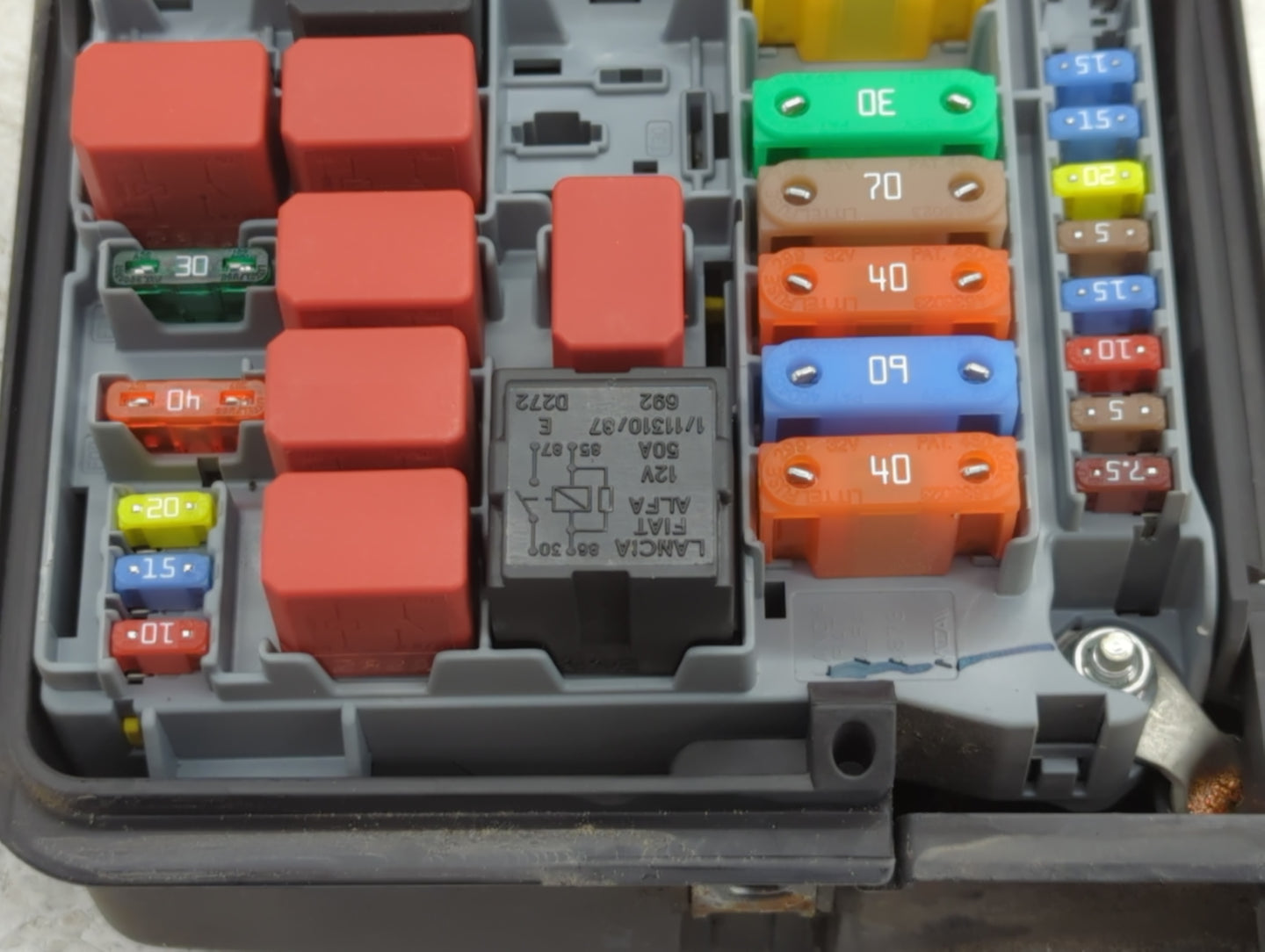 2012-2017 Fiat 500 Fusebox Fuse Box Panel Relay Module P/N:53100999 Fits Fits 2012 2013 2014 2015 2016 2017 OEM Used Auto Pa