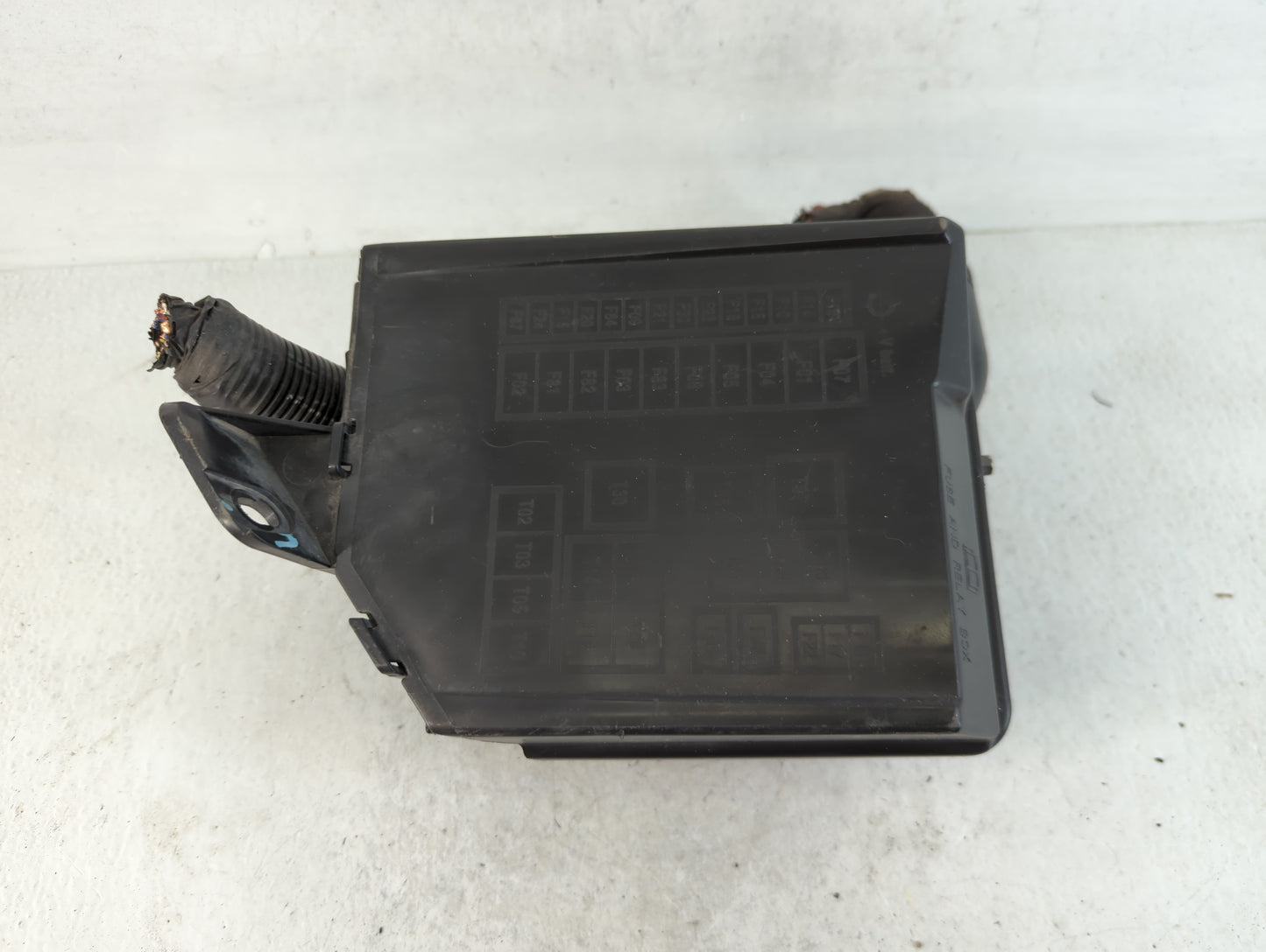 2012-2017 Fiat 500 Fusebox Fuse Box Panel Relay Module Fits Fits 2012 2013 2014 2015 2016 2017 OEM Used Auto Parts - Oemused