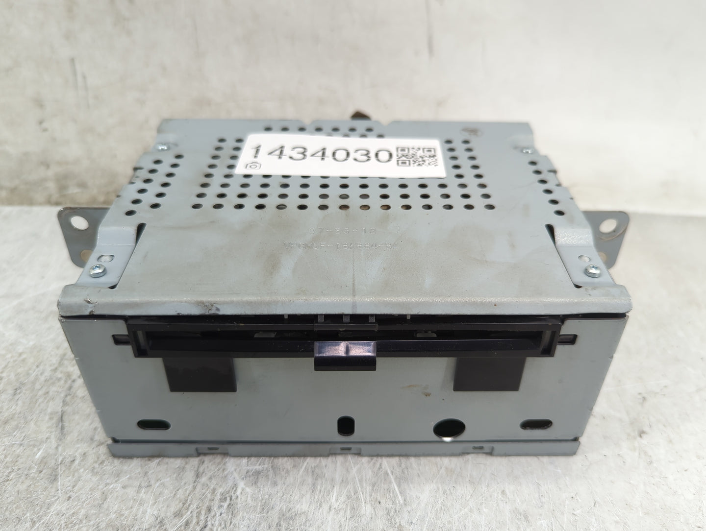 2013-2016 Ford C-Max Radio AM FM Cd Player Receiver Replacement P/N:CM5T-19C107-FF Fits Fits 2013 2014 2015 2016 OEM Used Au
