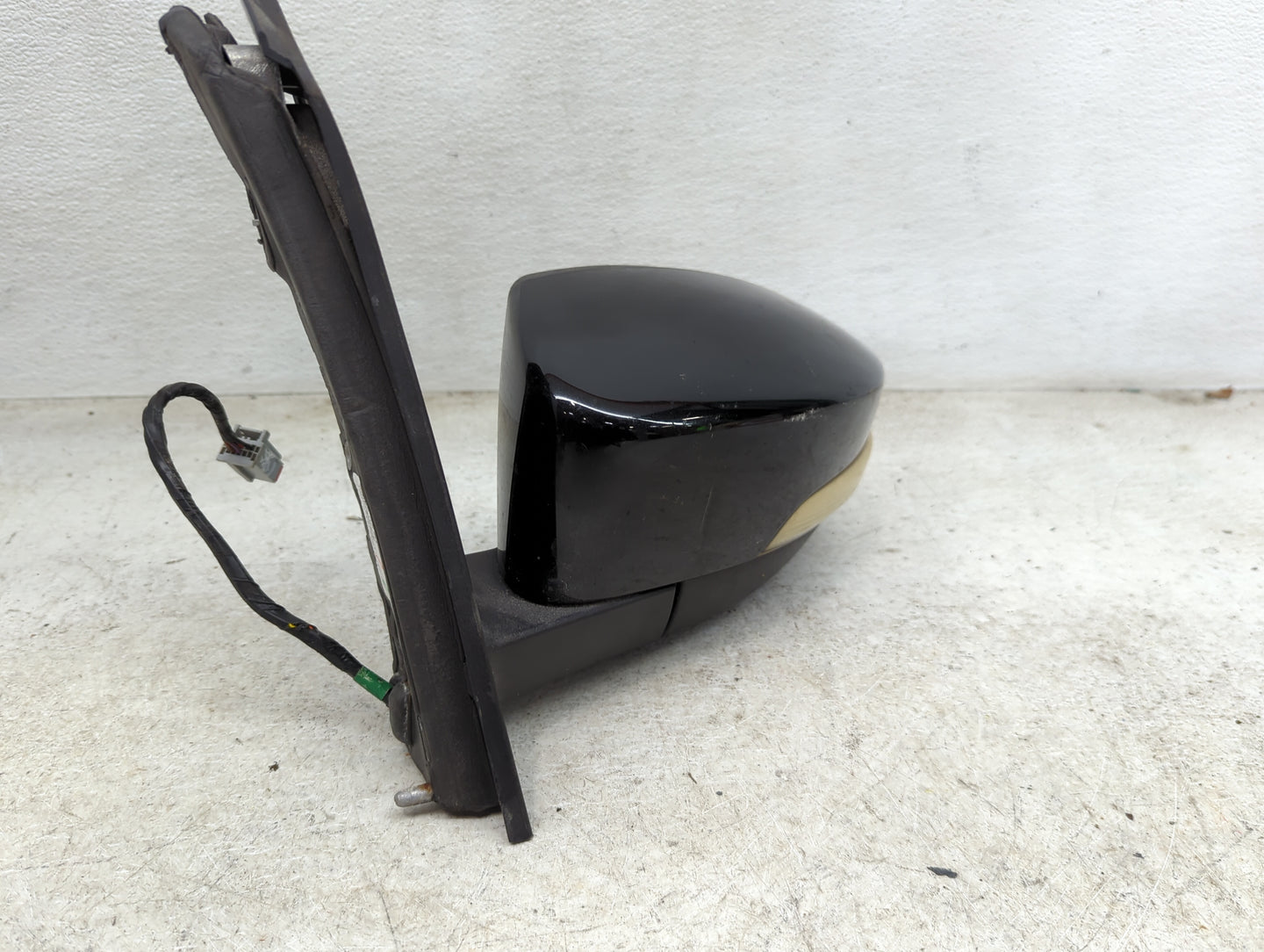 2013-2015 Ford C-Max Driver Side View Mirror - Left Door Mirror OEM Used - Oemusedautoparts1.com