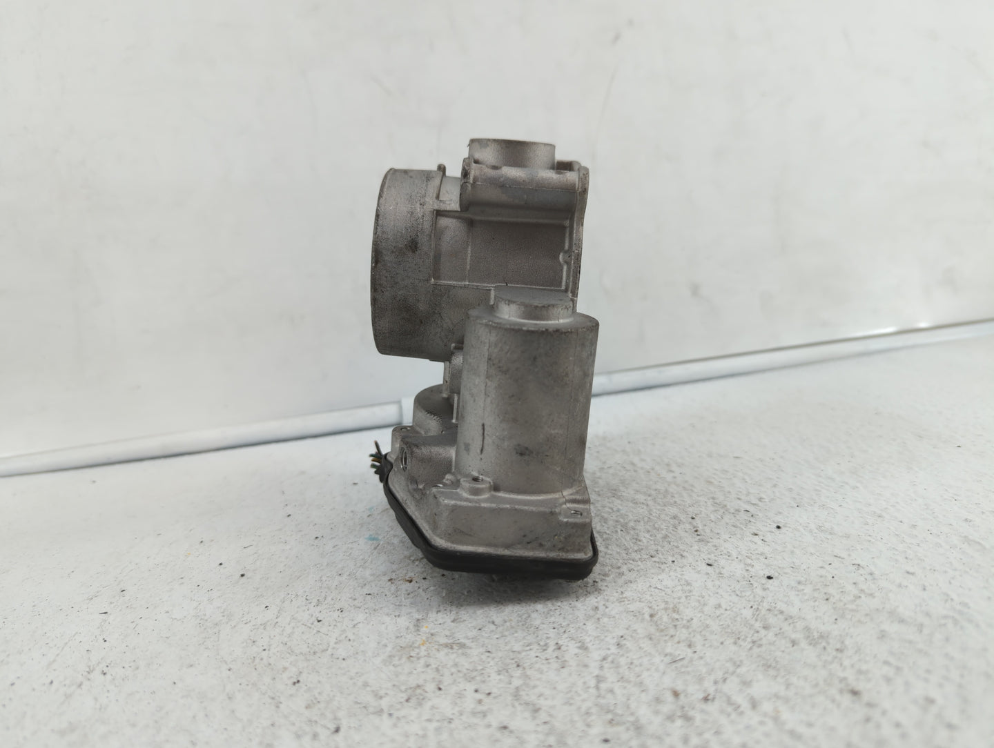 2013-2018 Ford C-Max Throttle Body P/N:DS7E-9F991-AK DS7E-9F991-AD Fits Fits 2013 2014 2015 2016 2017 2018 2019 2020 OEM Use