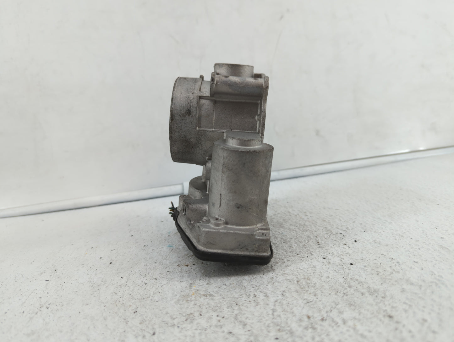 2013-2018 Ford C-Max Throttle Body P/N:DS7E-9F991-AK DS7E-9F991-AD Fits Fits 2013 2014 2015 2016 2017 2018 2019 2020 OEM Use