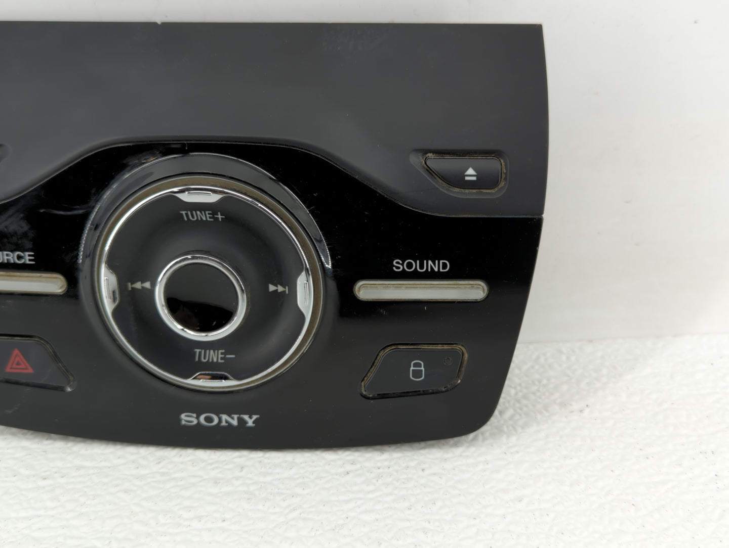 2013-2016 Ford C-Max Radio AM FM Cd Player Receiver Replacement P/N:CJ5T-18K811-HG CJ54-18835-CCW Fits Fits 2013 2014 2015 2