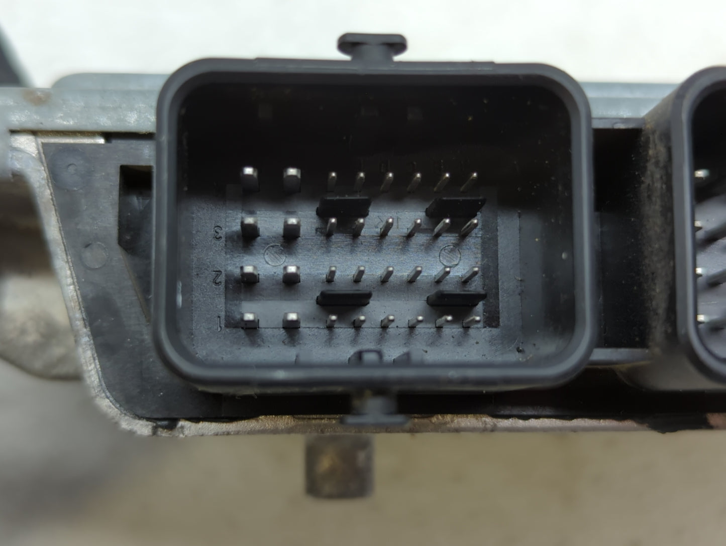 2013 Ford C-Max PCM Engine Control Computer ECU ECM PCU OEM P/N:DM5A-12A650-KB DM5A-12A650-UC, DM5A-12A650-DD, DM5A-12A650-D