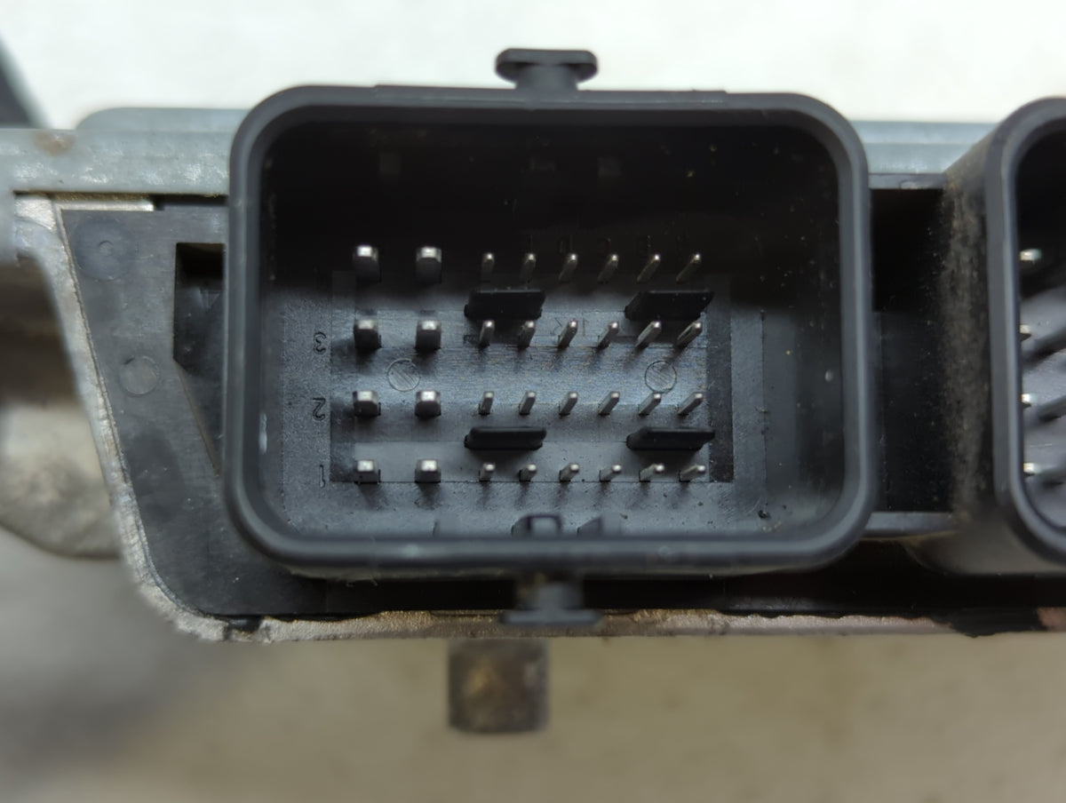 2013 Ford C-Max PCM Engine Control Computer ECU ECM PCU OEM P/N:DM5A-12A650-KB DM5A-12A650-UC, DM5A-12A650-DD, DM5A-12A650-D