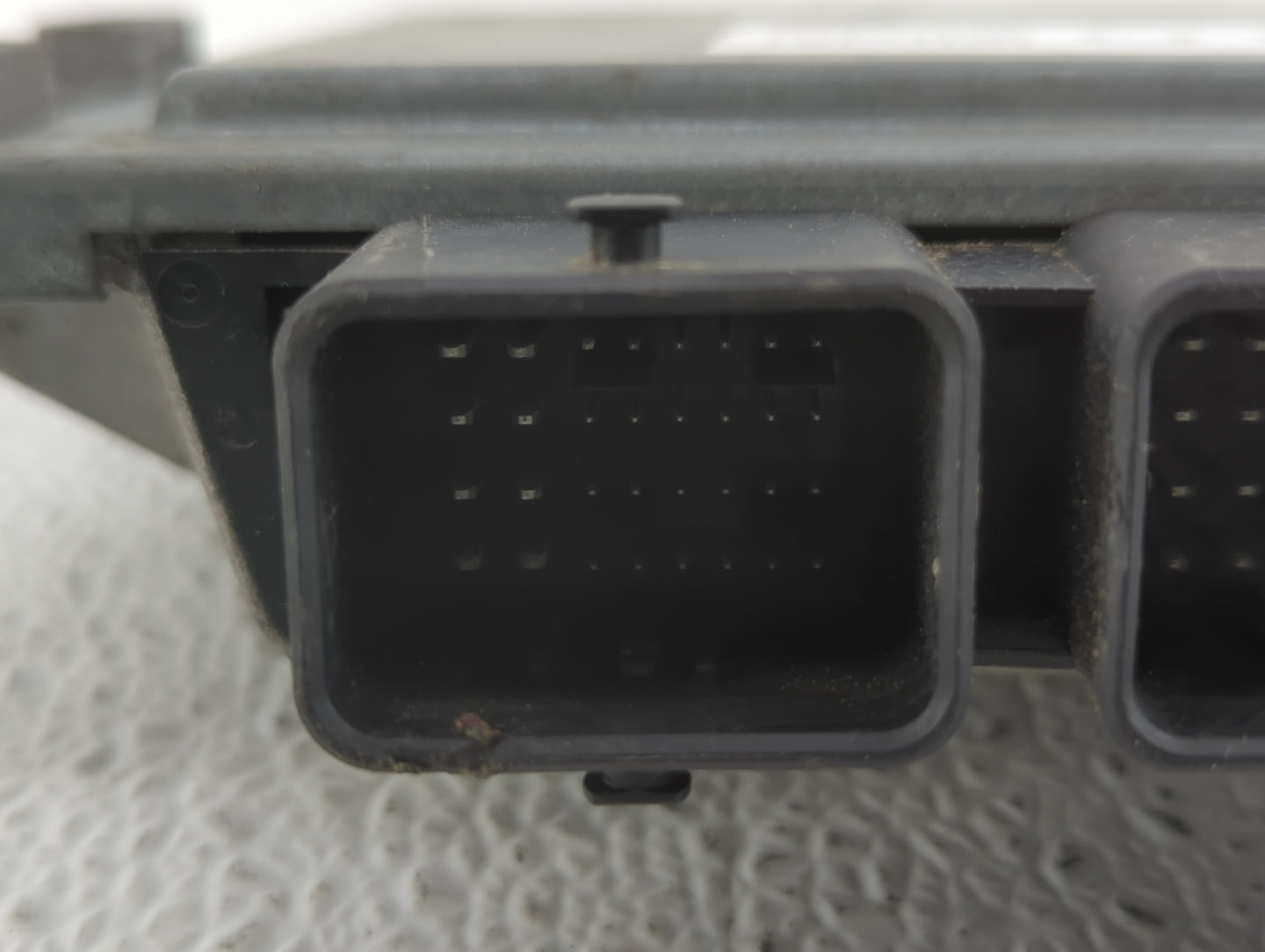 2013 Ford C-Max PCM Engine Control Computer ECU ECM PCU OEM P/N:DM5A-12A650-DD DM5A-12A650-KB, DM5A-12A650-UC, DM5A-12A650-D